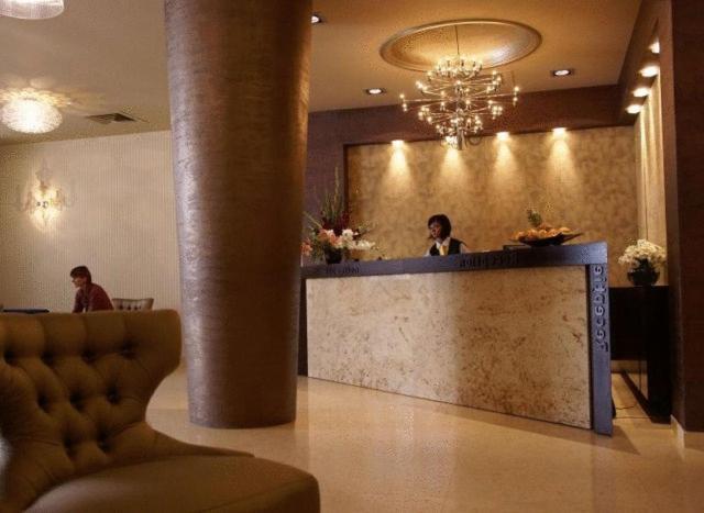 Griff Hotel Zalău Esterno foto